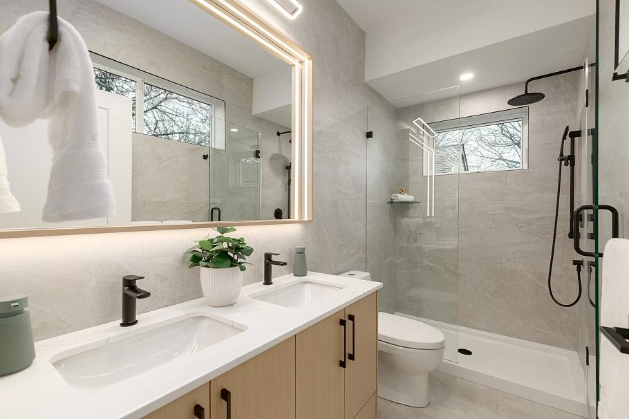 1 3508 E Pender Street Vancouver, BC - 14