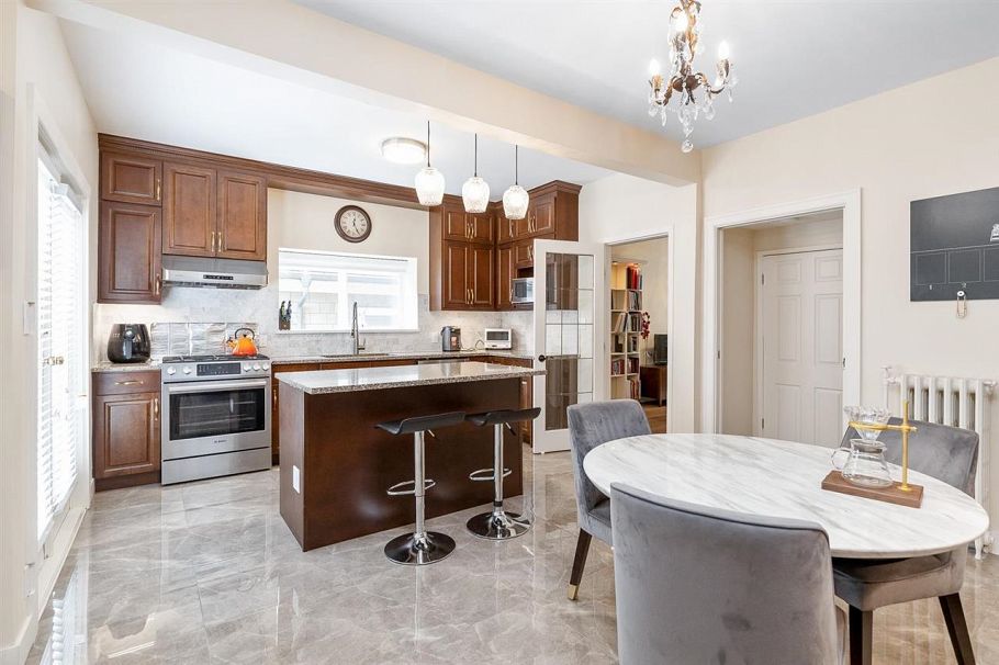 4318 W 11th Avenue Vancouver, BC - 11