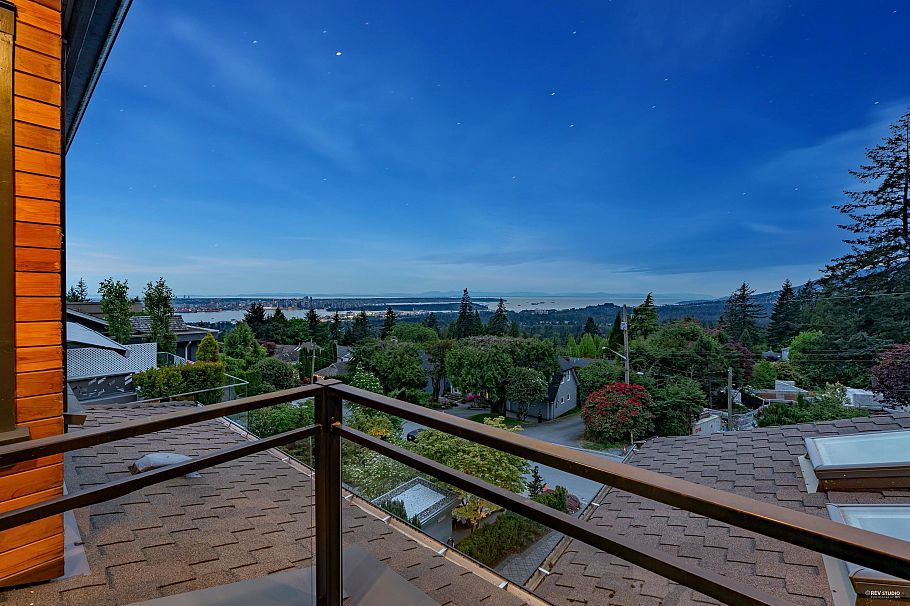 4061 St. Pauls Avenue North Vancouver, BC - 31