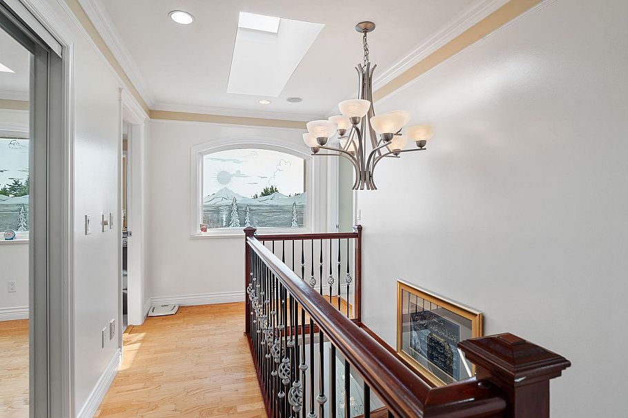 339 E 63rd Avenue Vancouver, BC - 22