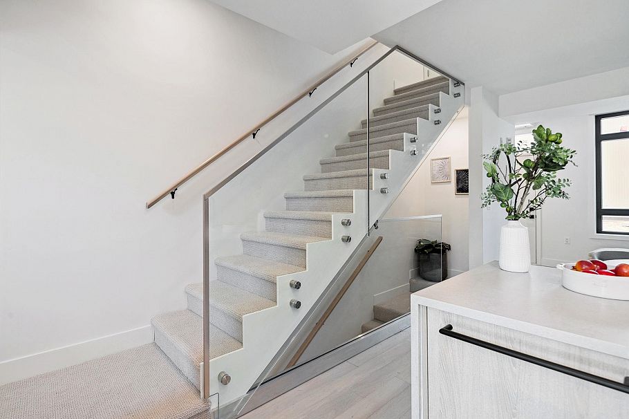 6312 Oak Street Vancouver, BC - 6