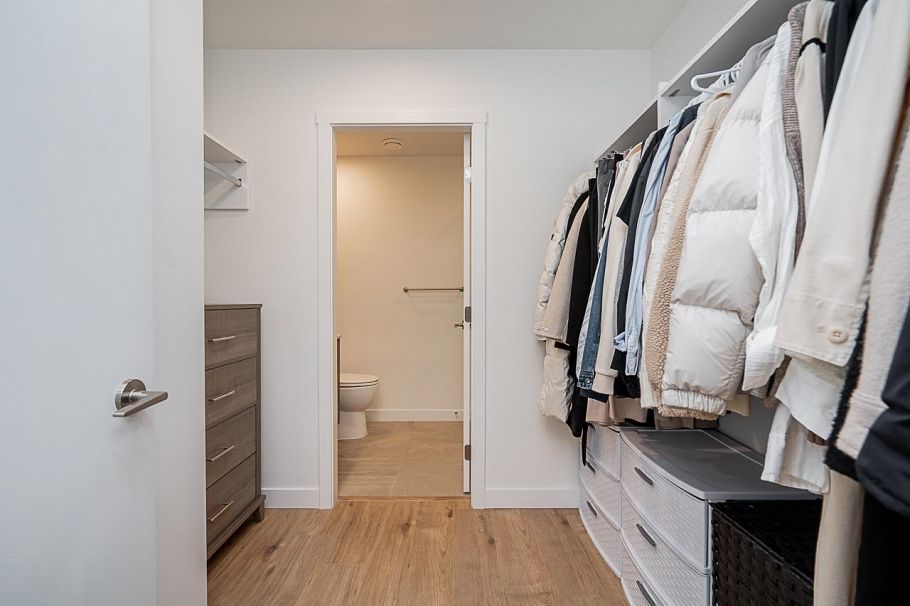 422 3596 Malsum Drive North Vancouver, BC - 10