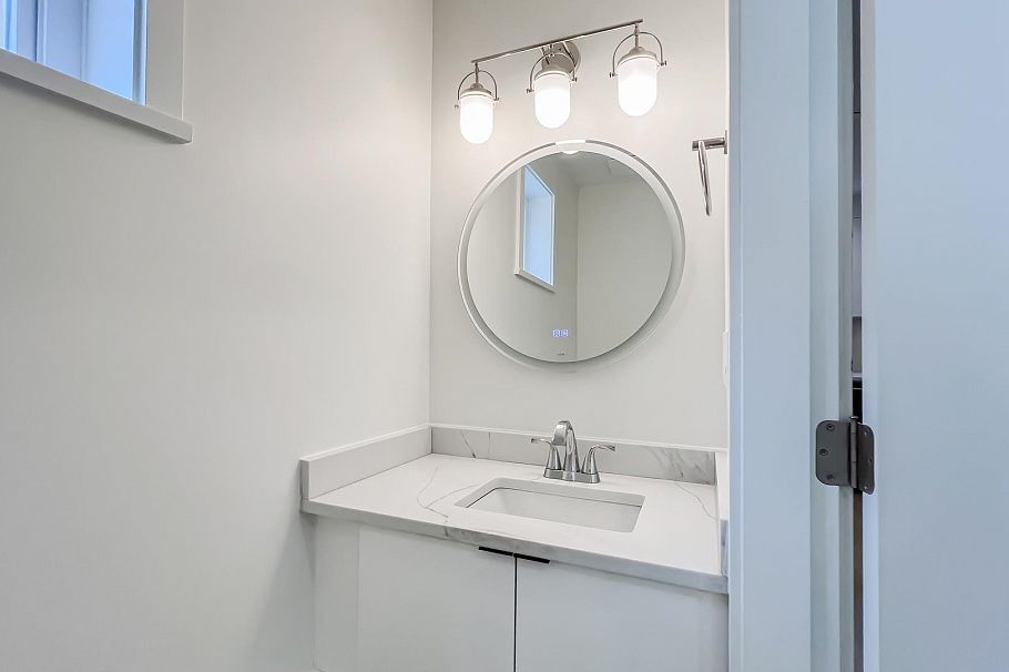 1155 Keefer Street Vancouver, BC - 4