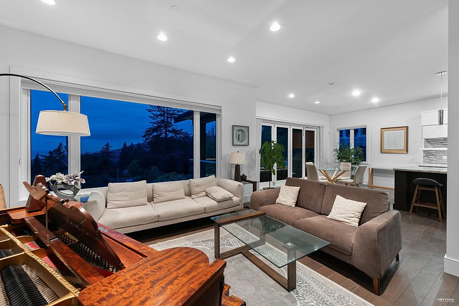 4061 St. Pauls Avenue North Vancouver, BC - 6