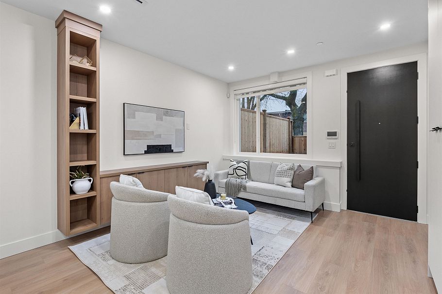 3 435 E 47th Avenue Vancouver, BC - 5