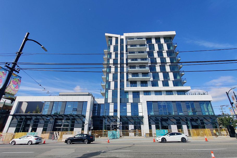 308 8415 Granville Street Vancouver, BC - 3