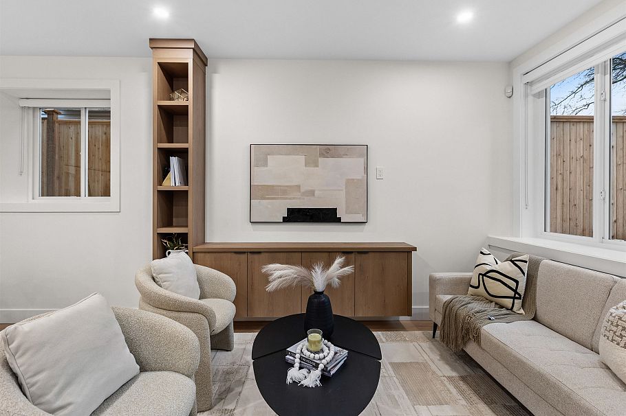 3 435 E 47th Avenue Vancouver, BC - 4