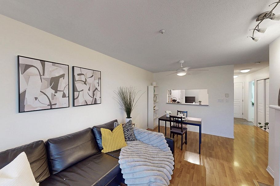 302 8420 Jellicoe Street Vancouver, BC - 1