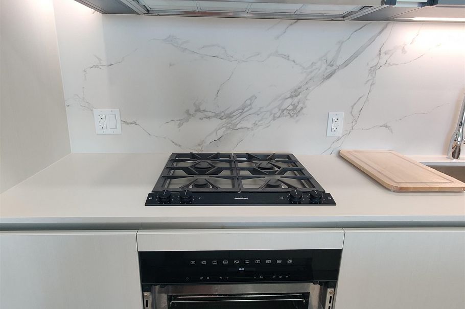 308 8415 Granville Street Vancouver, BC - 9