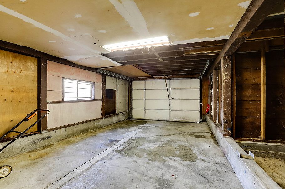 2579 E Pender Street Vancouver, BC - 35