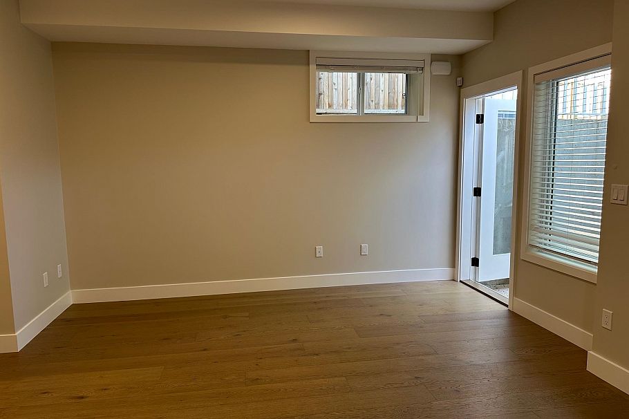 344 E 17th Street North Vancouver, BC - 23