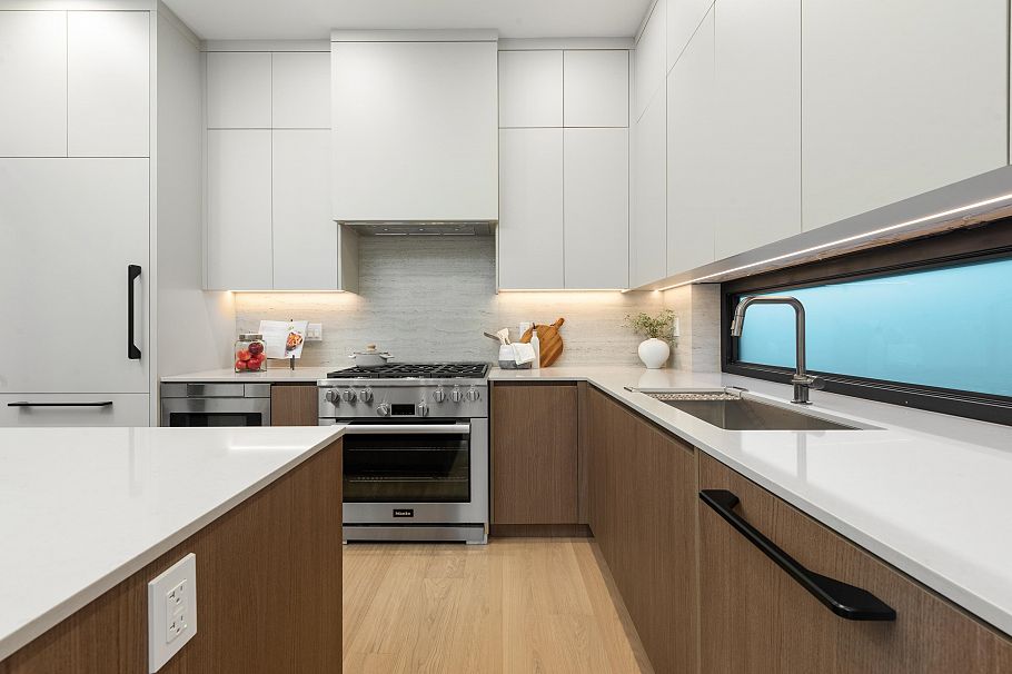 1 2635 W 12th Avenue Vancouver, BC - 16