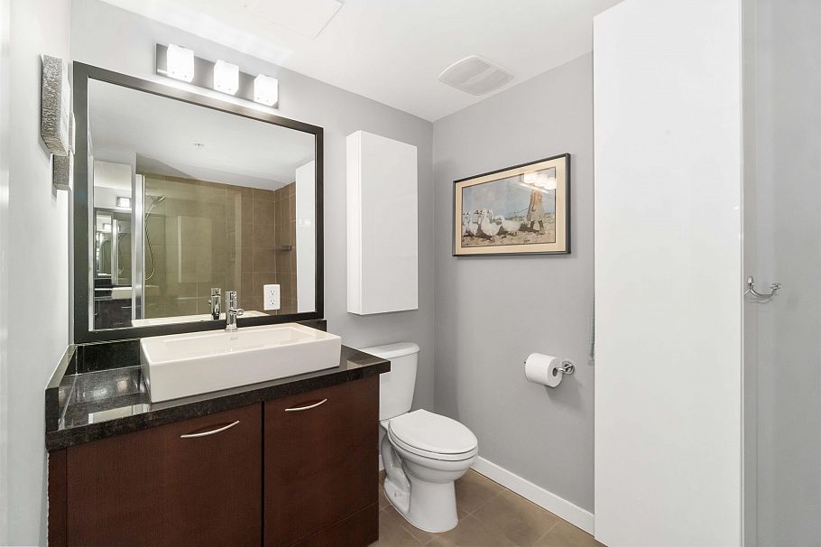 213 1288 Chesterfield Avenue North Vancouver, BC - 23