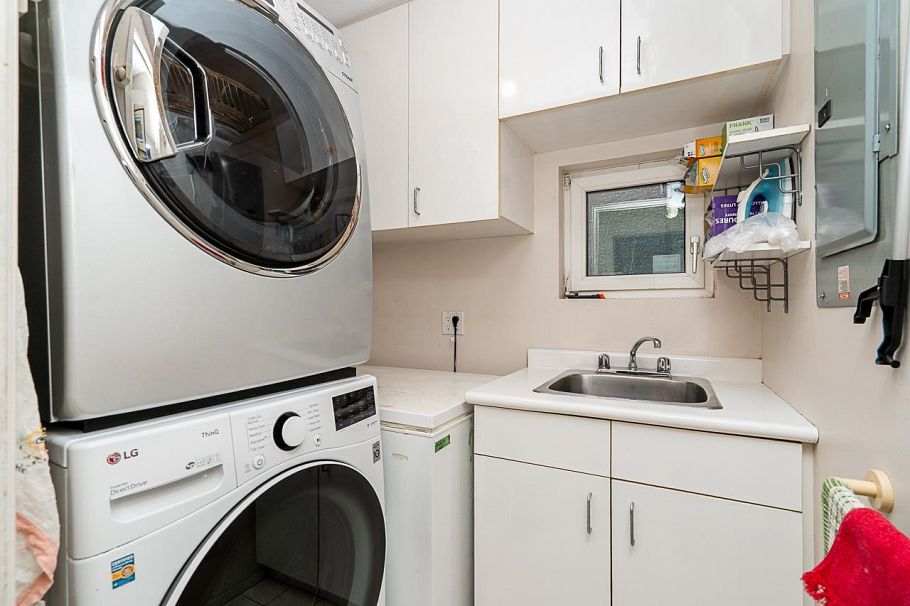 2443 W 47th Avenue Vancouver, BC - 13