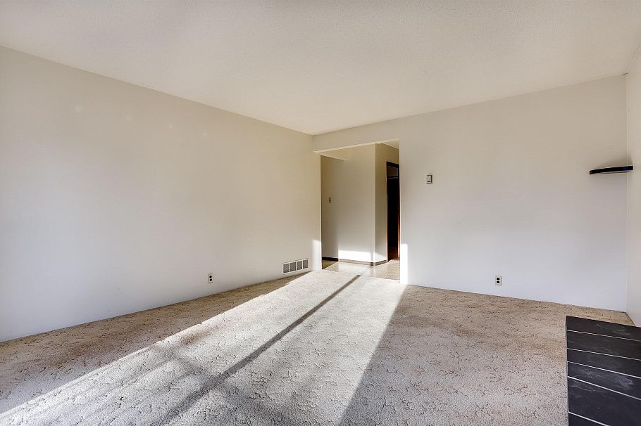 2579 E Pender Street Vancouver, BC - 7