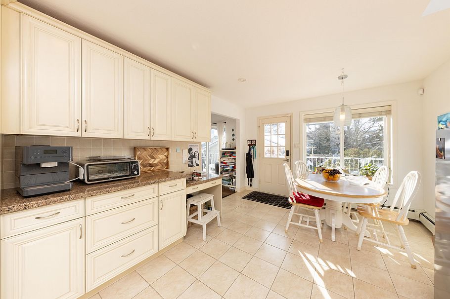 3982 W 29th Avenue Vancouver, BC - 17