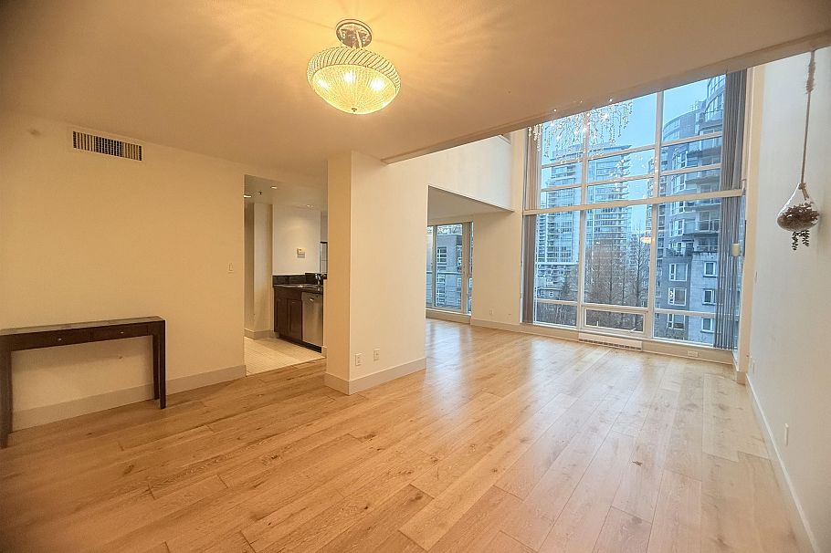 607 590 Nicola Street Vancouver, BC - 4