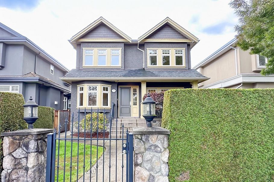 2978 W 21st Avenue Vancouver, BC - 1