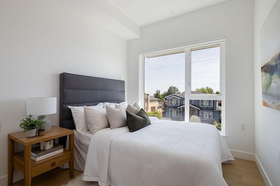 212 715 W 49th Avenue Vancouver, BC - 12