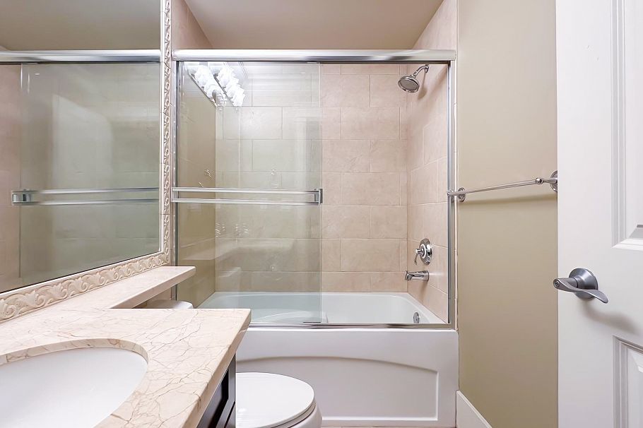 2978 W 21st Avenue Vancouver, BC - 40