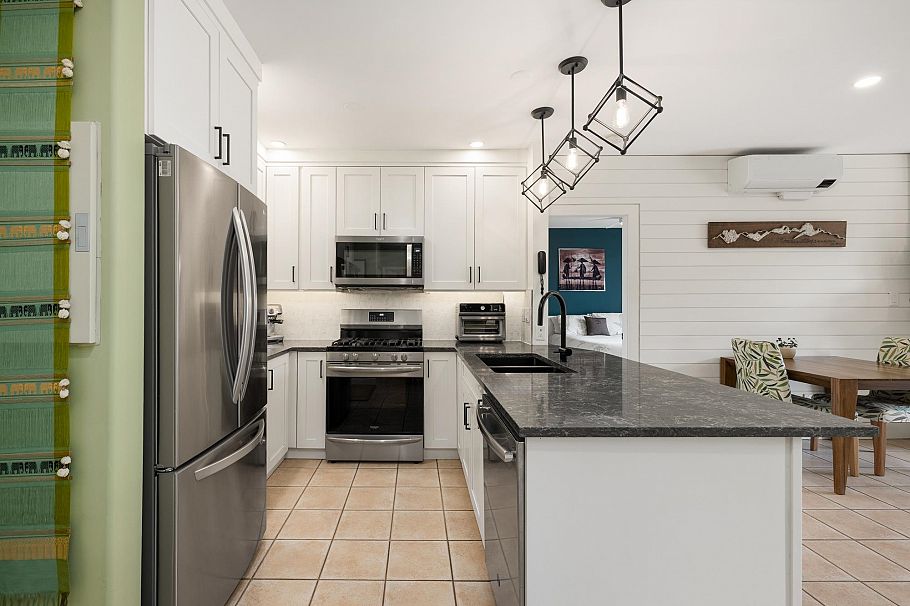 219 3629 Deercrest Drive North Vancouver, BC - 14