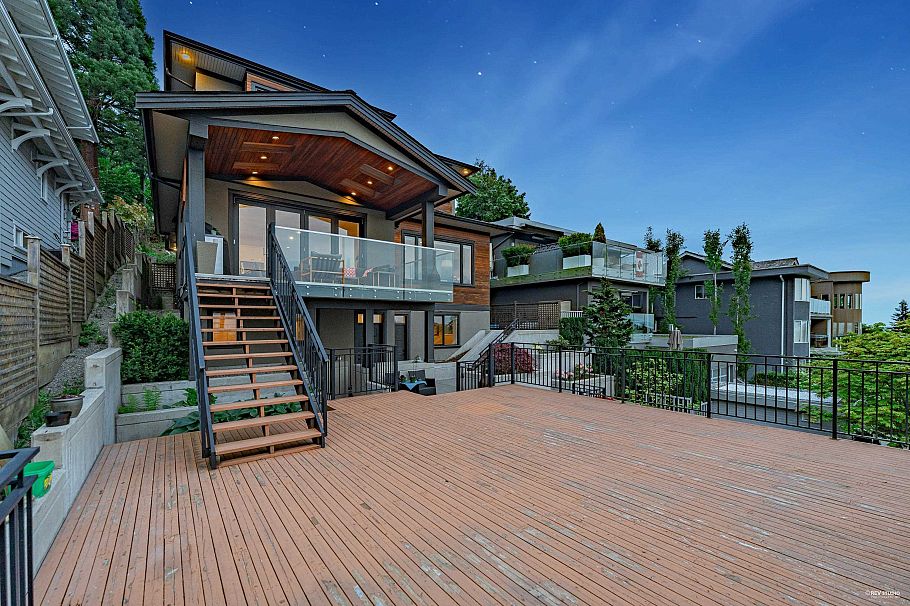 4061 St. Pauls Avenue North Vancouver, BC - 38