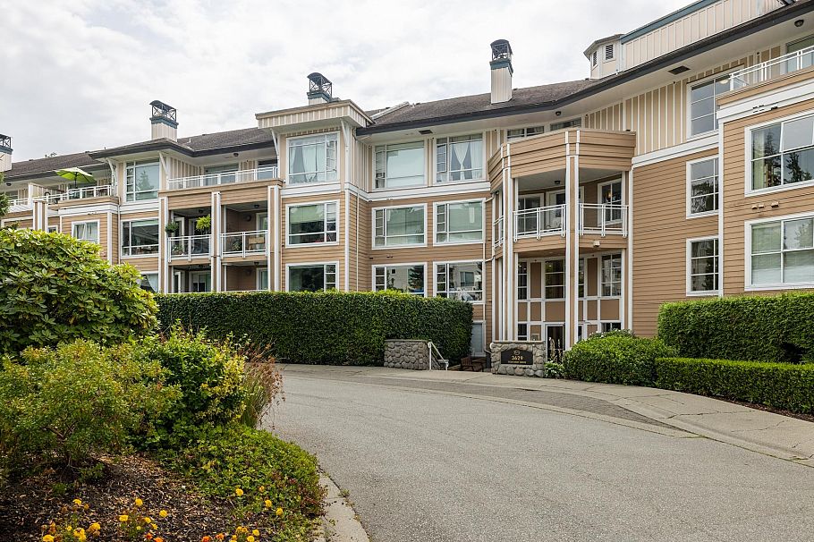 219 3629 Deercrest Drive North Vancouver, BC - 27