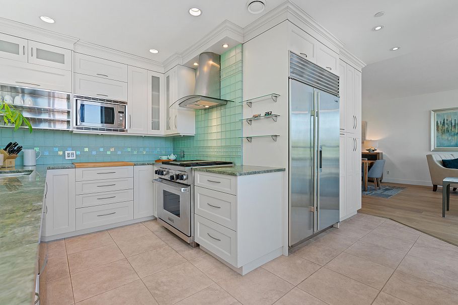 L302 1550 Coal Harbour Quay Vancouver, BC - 16