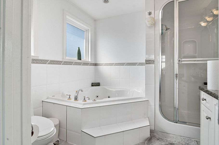 339 E 63rd Avenue Vancouver, BC - 25