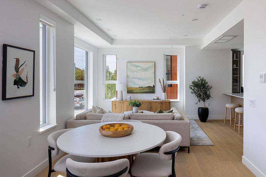 212 715 W 49th Avenue Vancouver, BC - 2