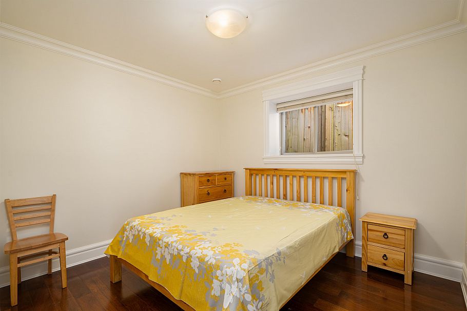 3716 W 17th Avenue Vancouver, BC - 25