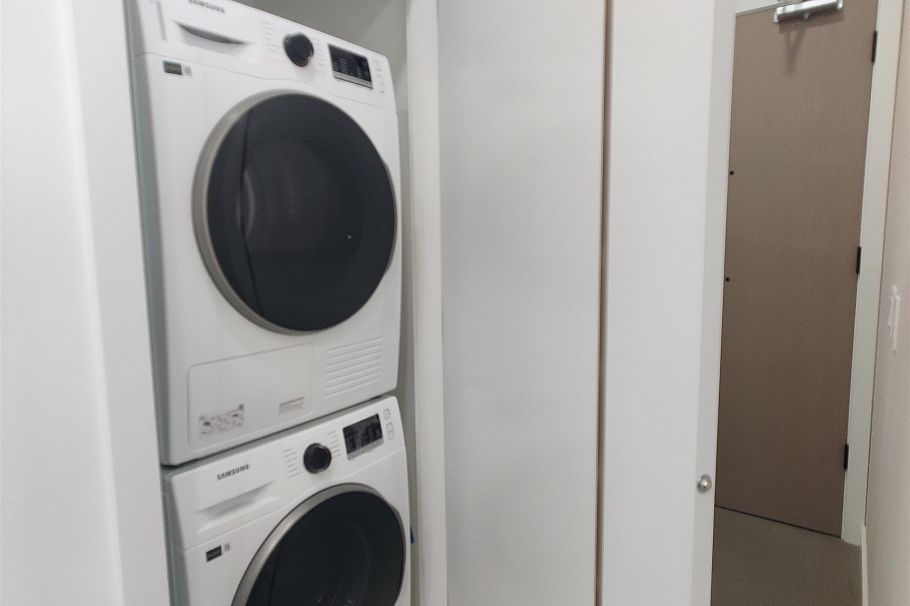 308 8415 Granville Street Vancouver, BC - 21