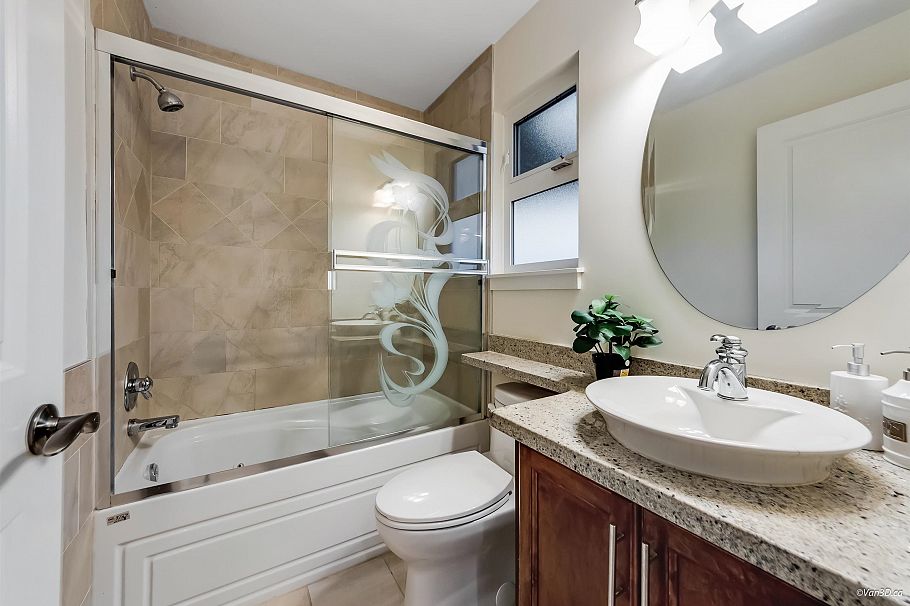 6167 Commercial Street Vancouver, BC - 16