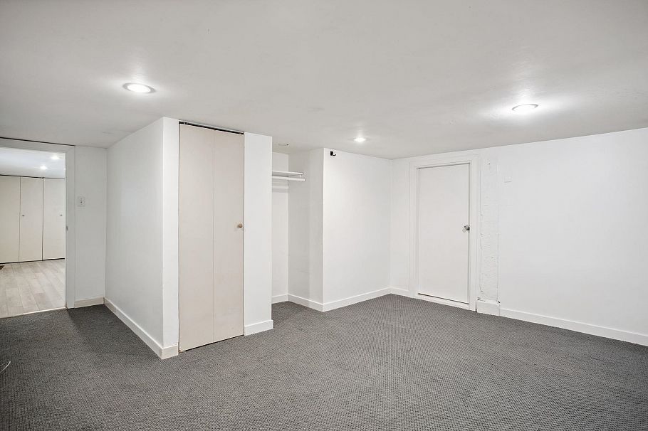 3617 Adanac Street Vancouver, BC - 21