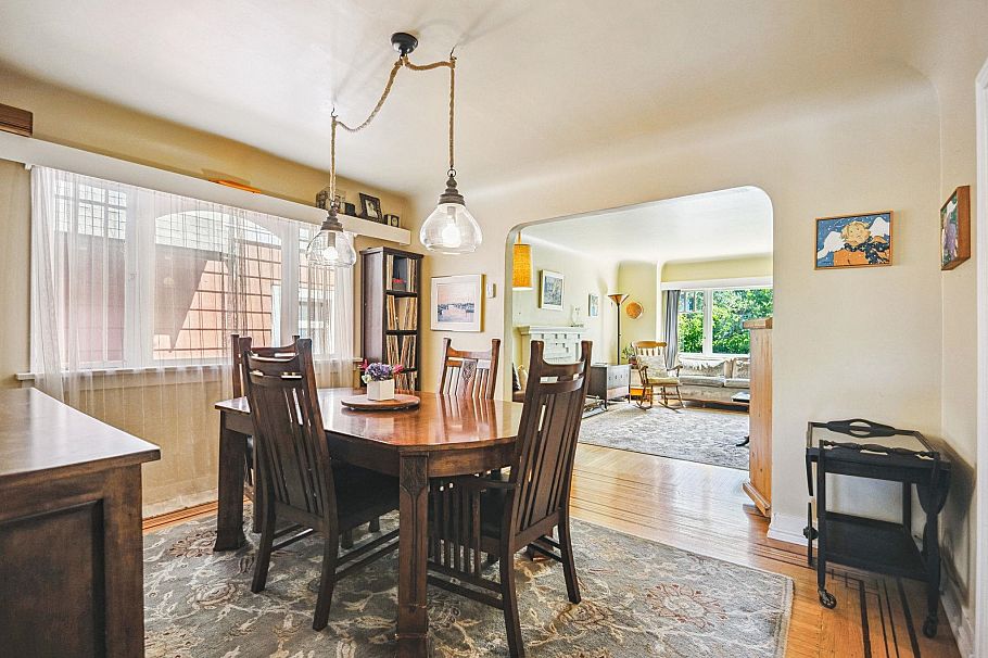 4533 W 8th Avenue Vancouver, BC - 1