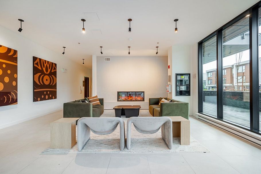 422 3596 Malsum Drive North Vancouver, BC - 35