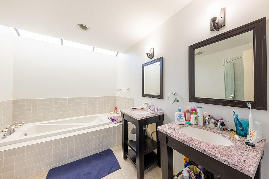 3982 W 29th Avenue Vancouver, BC - 30