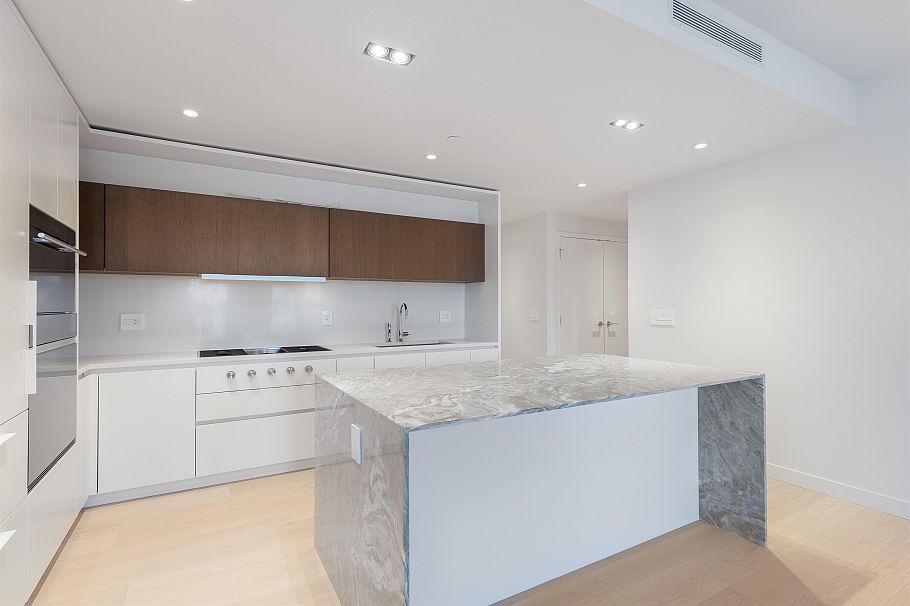 416 3596 West 28th Avenue Vancouver, BC - 9