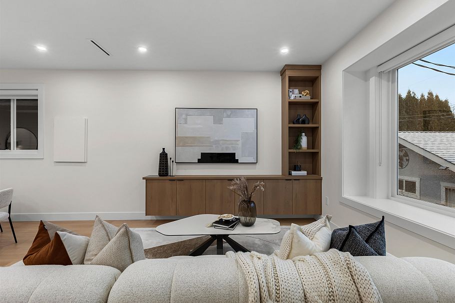 2 435 E 47th Avenue Vancouver, BC - 4