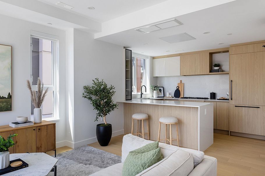 212 715 W 49th Avenue Vancouver, BC - 6