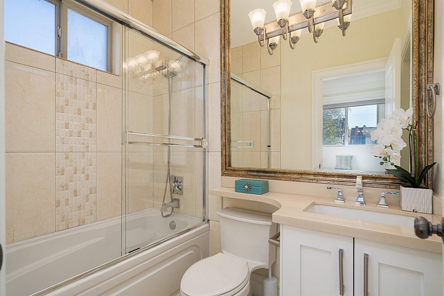 3716 W 17th Avenue Vancouver, BC - 20