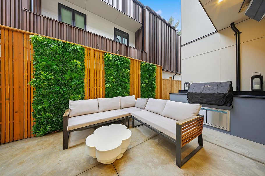 1 2635 W 12th Avenue Vancouver, BC - 4