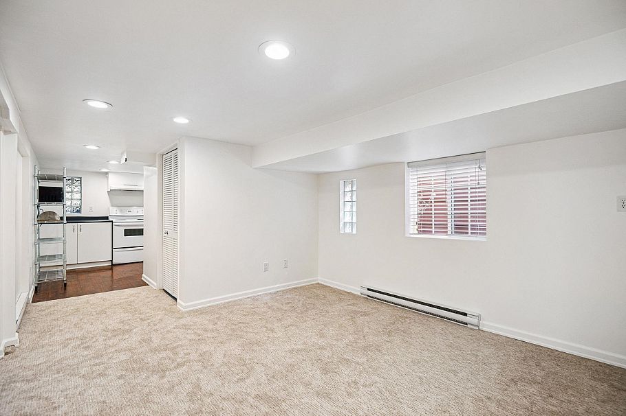 4533 W 8th Avenue Vancouver, BC - 18