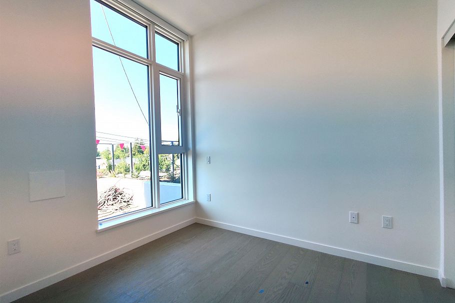 308 8415 Granville Street Vancouver, BC - 12