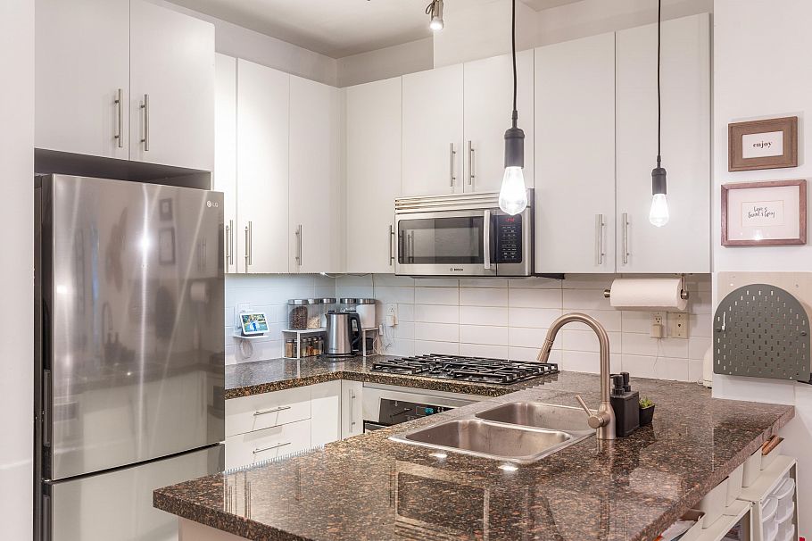 315 3551 Foster Avenue Vancouver, BC - 7