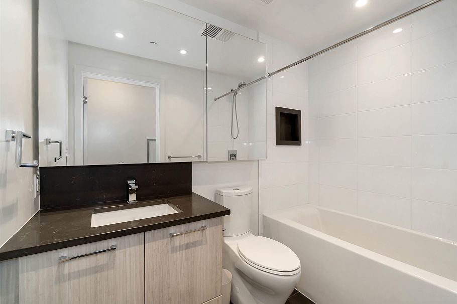 808 3581 E Kent Avenue North Vancouver, BC - 20