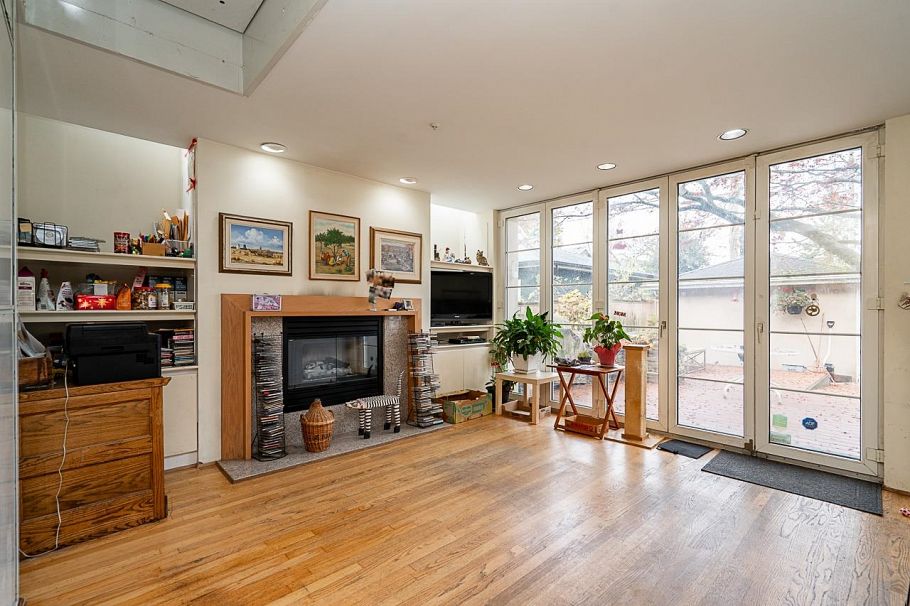 2443 W 47th Avenue Vancouver, BC - 9