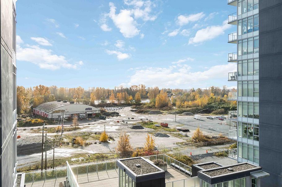 808 3581 E Kent Avenue North Vancouver, BC - 26