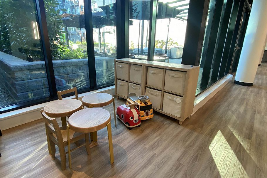 422 3596 Malsum Drive North Vancouver, BC - 23