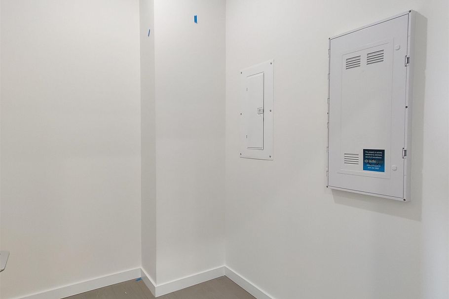 308 8415 Granville Street Vancouver, BC - 18